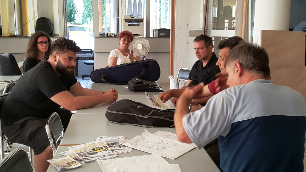 Jogi tanácsadás, flaschmob megbeszélés